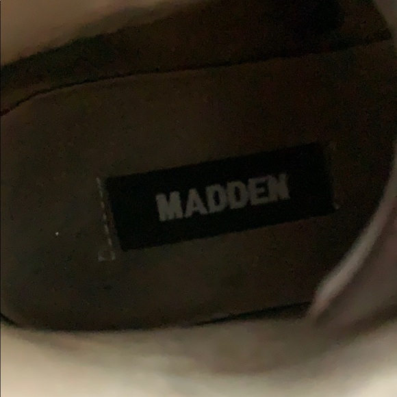 9.5 Steve Madden boots - Picture 4 of 4